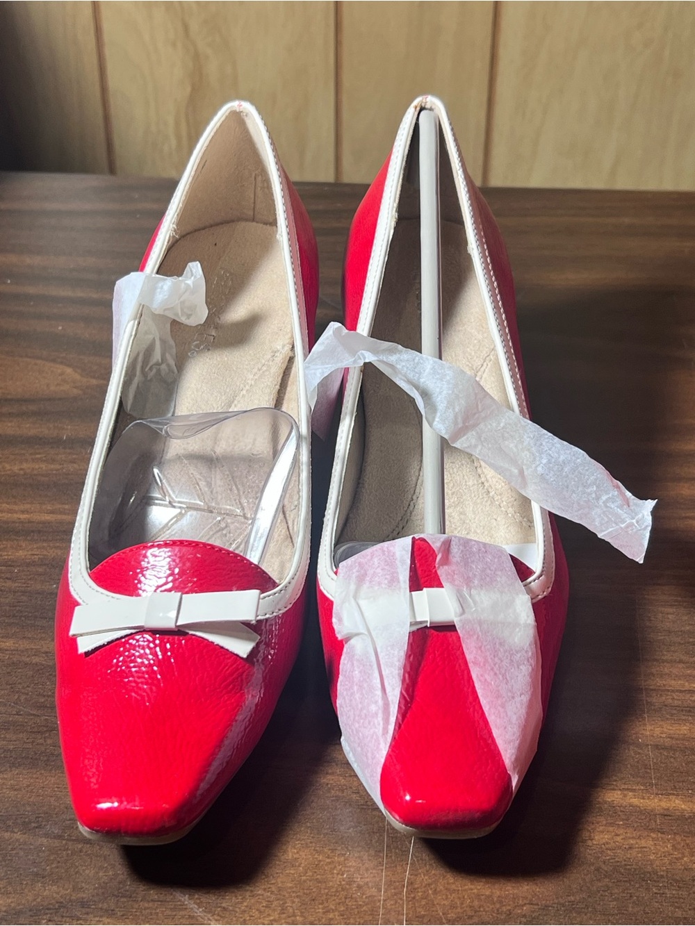 AEROSOLES Red Patent Pumps with White Trim - Picture 3 of 7